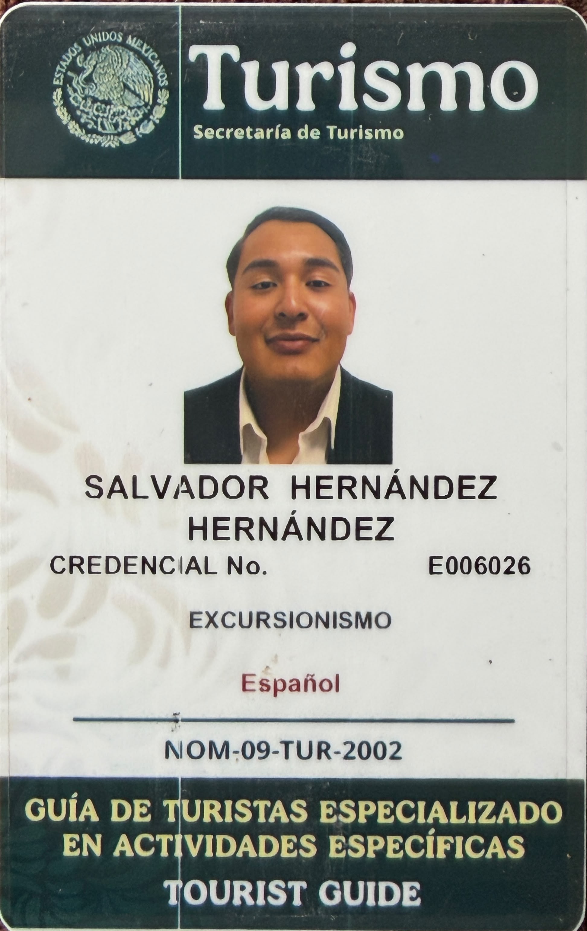 Credencial SECTUR de Salvador Hernández Hernández